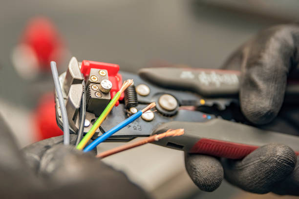  Germantown Hls, IL Electrician Pros